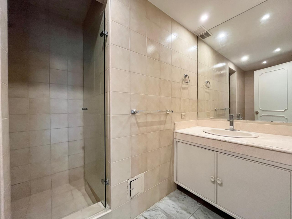 Apartamento en venta en Los Rosales, Bogotá · foto 18 de 20