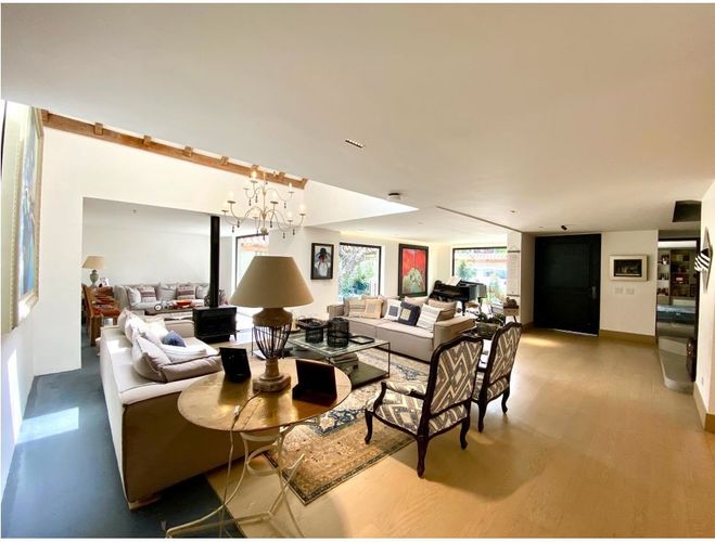 Casa de 3 alcobas en venta en Santa Barbara Alta, Bogotá, 1985 m² · foto 2 de 21