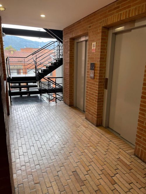 Apartamento de 3 alcobas en venta en Santa Barbara, Bogotá, 162 m² · foto 9 de 19