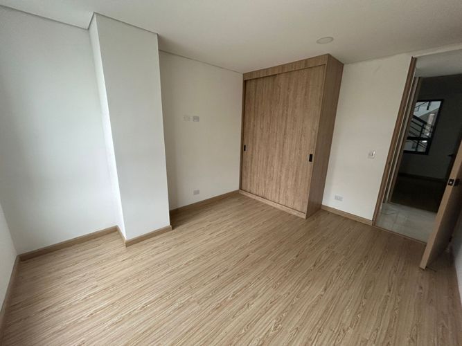 Apartaestudio en venta en Modelia, Bogotá, 70 m² · foto 2 de 12