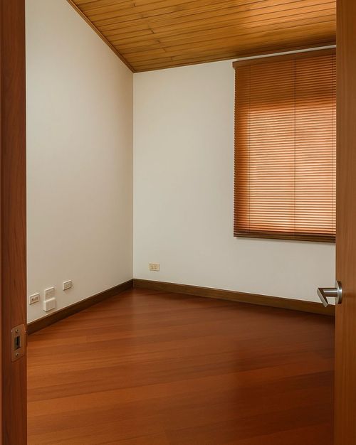 Casa de 6 alcobas en venta en Alhambra, Bogotá, 347 m² · foto 12 de 18