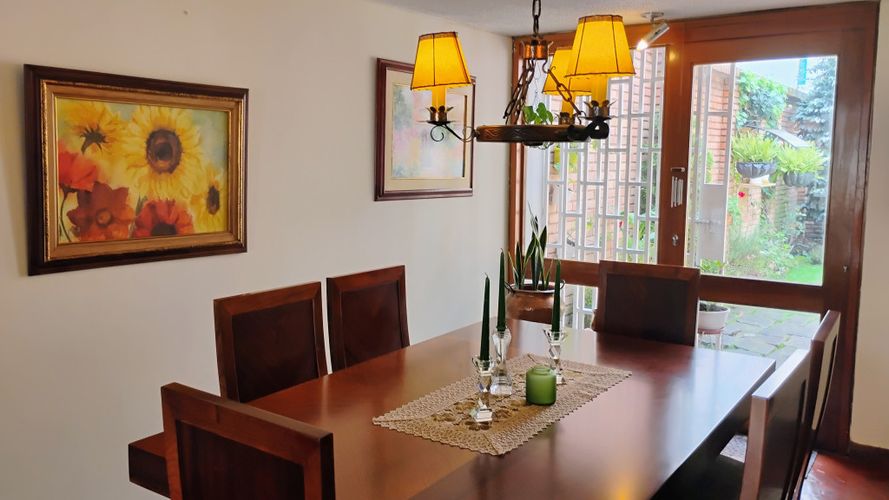 Casa de 4 alcobas en venta en Nueva Autopista, Bogotá, 231 m² · foto 3 de 24