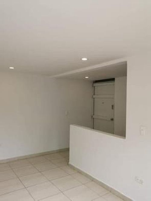 Apartamento de 2 alcobas en venta en Zona Industrial El Salitre, Soacha, 49 m² · foto 9 de 15