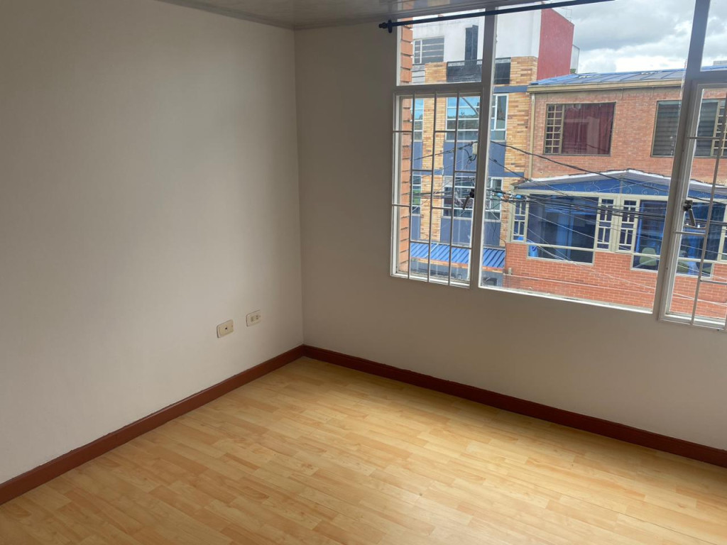Casa en venta en Alamos, Bogotá · foto 11 de 18