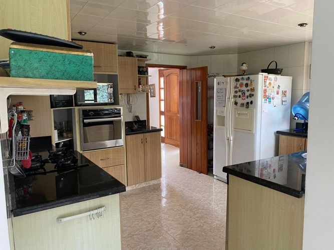 Casa de 4 alcobas en venta en Ub Los Geranios, Chía, 280 m² · foto 8 de 21