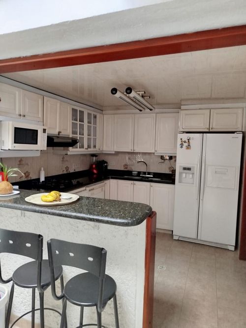 Casa de 3 alcobas en venta en Nueva Autopista, Bogotá, 360 m² · foto 11 de 24