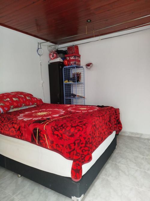 Casa de 3 alcobas en venta en Nueva Autopista, Bogotá, 360 m² · foto 16 de 24