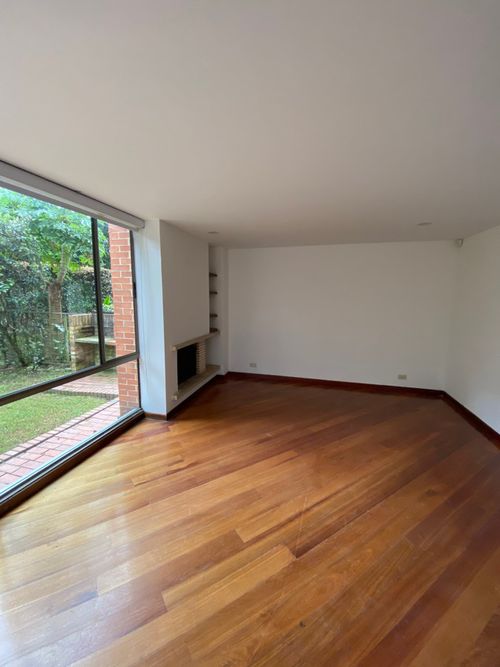 Casa de 3 alcobas en venta en Casa Blanca, Bogotá, 170 m² · foto 2 de 23