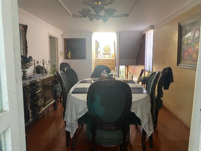 Casa de 3 alcobas en venta en Nueva Autopista, Bogotá, 365 m² · foto 3 de 22