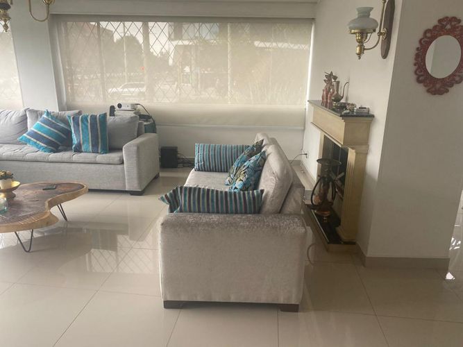 Apartamento de 3 alcobas en venta en Santa Barbara, Bogotá, 188 m² · foto 3 de 19