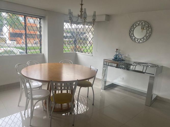 Apartamento de 3 alcobas en venta en Santa Barbara, Bogotá, 188 m² · foto 12 de 19