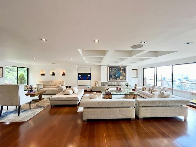 Apartamento de 4 alcobas en venta en Chicó Alto, Bogotá, 435 m² · foto 2 de 20