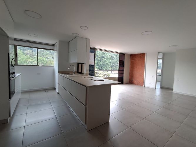 Apartamento de 3 alcobas en arriendo en Astorga, Medellín, 85 m² · foto 2 de 14