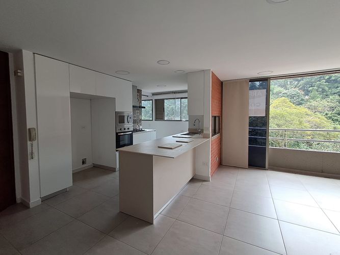 Apartamento de 3 alcobas en arriendo en Astorga, Medellín, 85 m² · foto 3 de 14