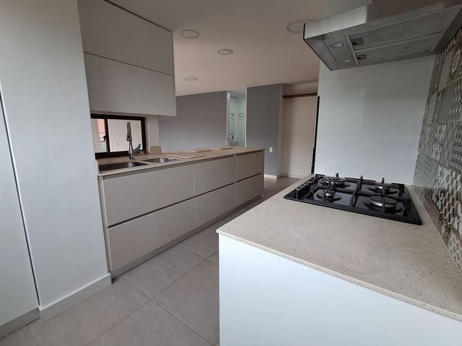 Apartamento de 3 alcobas en arriendo en Astorga, Medellín, 85 m² · foto 4 de 14