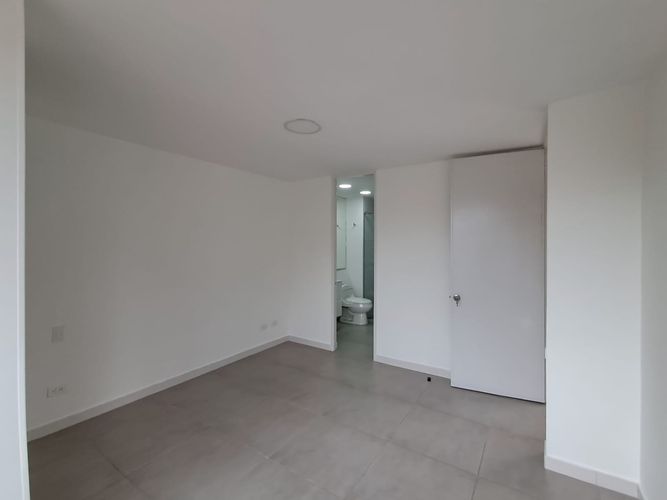 Apartamento de 3 alcobas en arriendo en Astorga, Medellín, 85 m² · foto 6 de 14