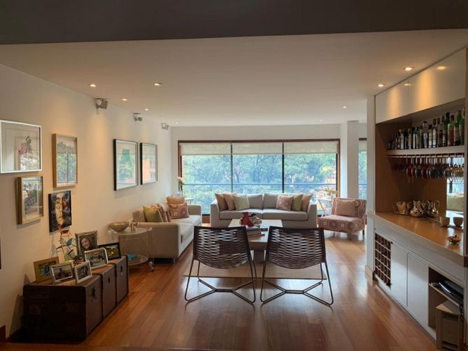 Apartamento de 3 alcobas en venta en Los Rosales, Bogotá, 274 m² · foto 3 de 23