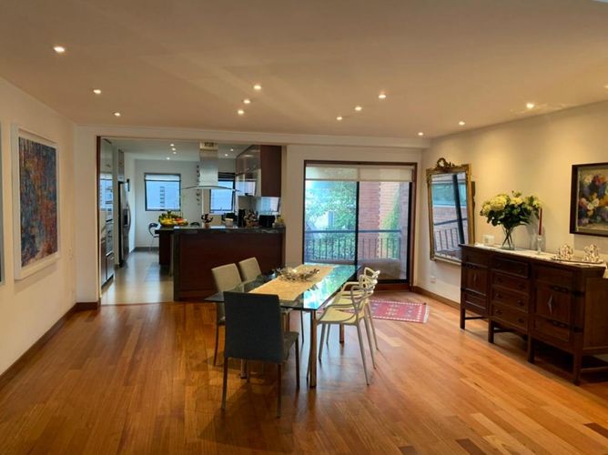 Apartamento de 3 alcobas en venta en Los Rosales, Bogotá, 274 m² · foto 12 de 23