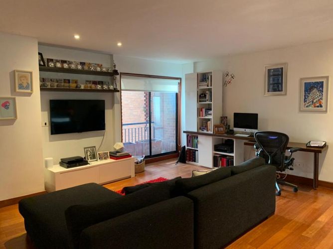Apartamento de 3 alcobas en venta en Los Rosales, Bogotá, 274 m² · foto 15 de 23