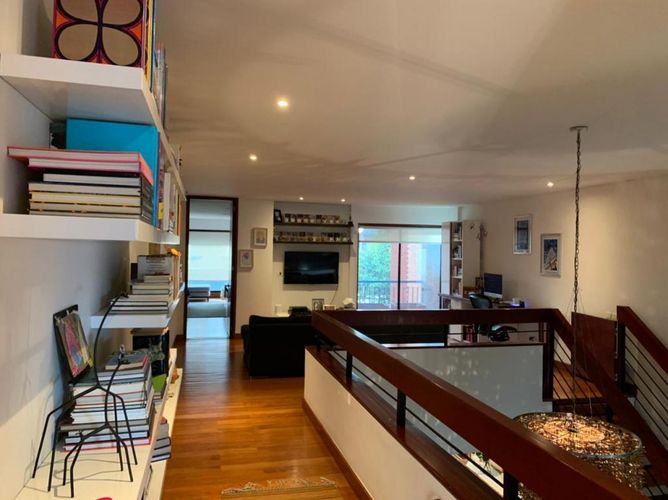Apartamento de 3 alcobas en venta en Los Rosales, Bogotá, 274 m² · foto 17 de 23