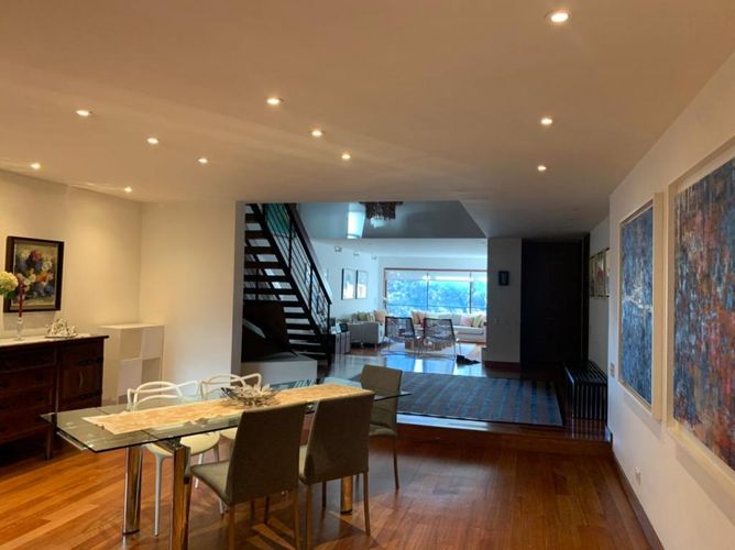 Apartamento de 3 alcobas en venta en Los Rosales, Bogotá, 274 m² · foto 19 de 23