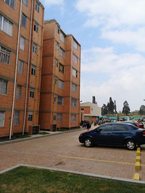 Apartamento de 2 alcobas en venta en El Cipres, Soacha, 49 m² · foto 2 de 24
