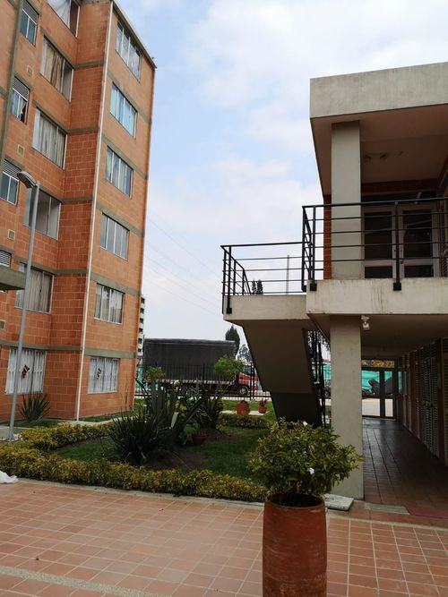 Apartamento de 2 alcobas en venta en El Cipres, Soacha, 49 m² · foto 3 de 24