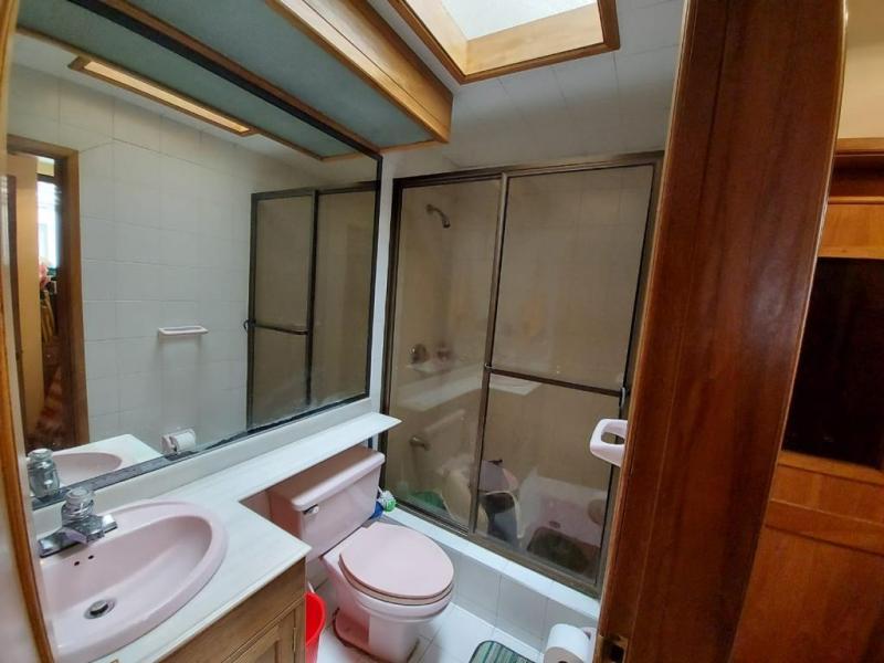 Apartamento en venta en Santa Barbara, Bogotá · foto 4 de 10