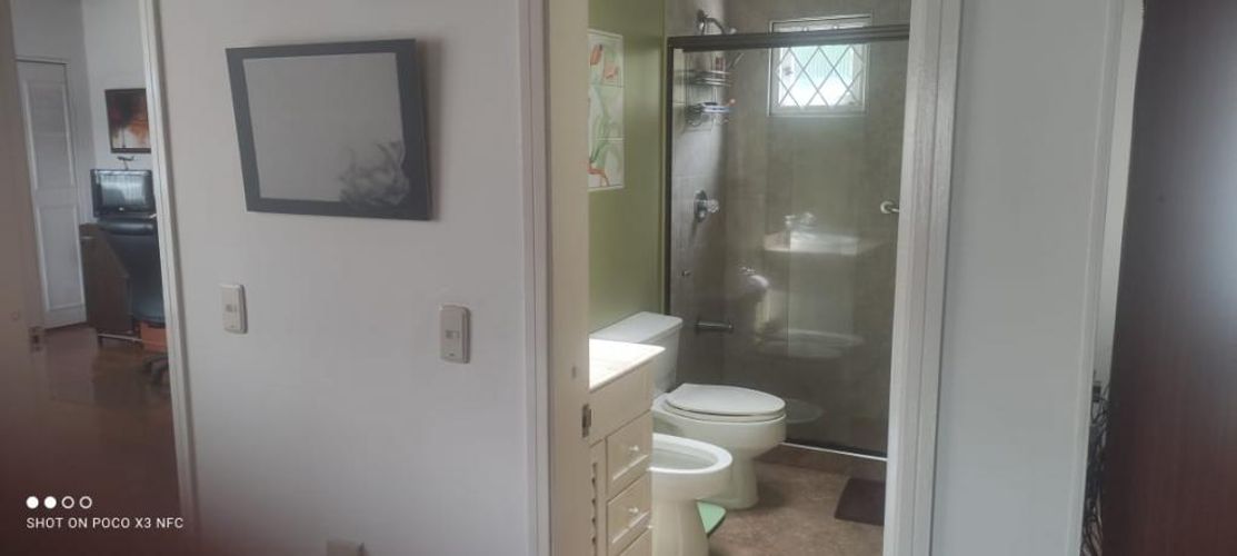 Casa de 4 alcobas en venta en Sotileza, Bogotá, 337 m² · foto 16 de 19