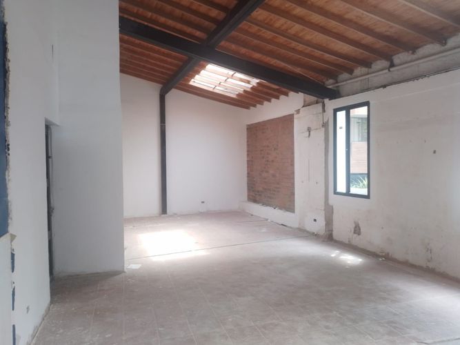 Local en arriendo en El Poblado, Medellín, 52 m² · foto 2 de 6