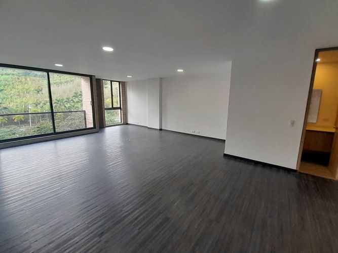 Oficina en arriendo en El Poblado, Medellín, 145 m² · foto 8 de 14