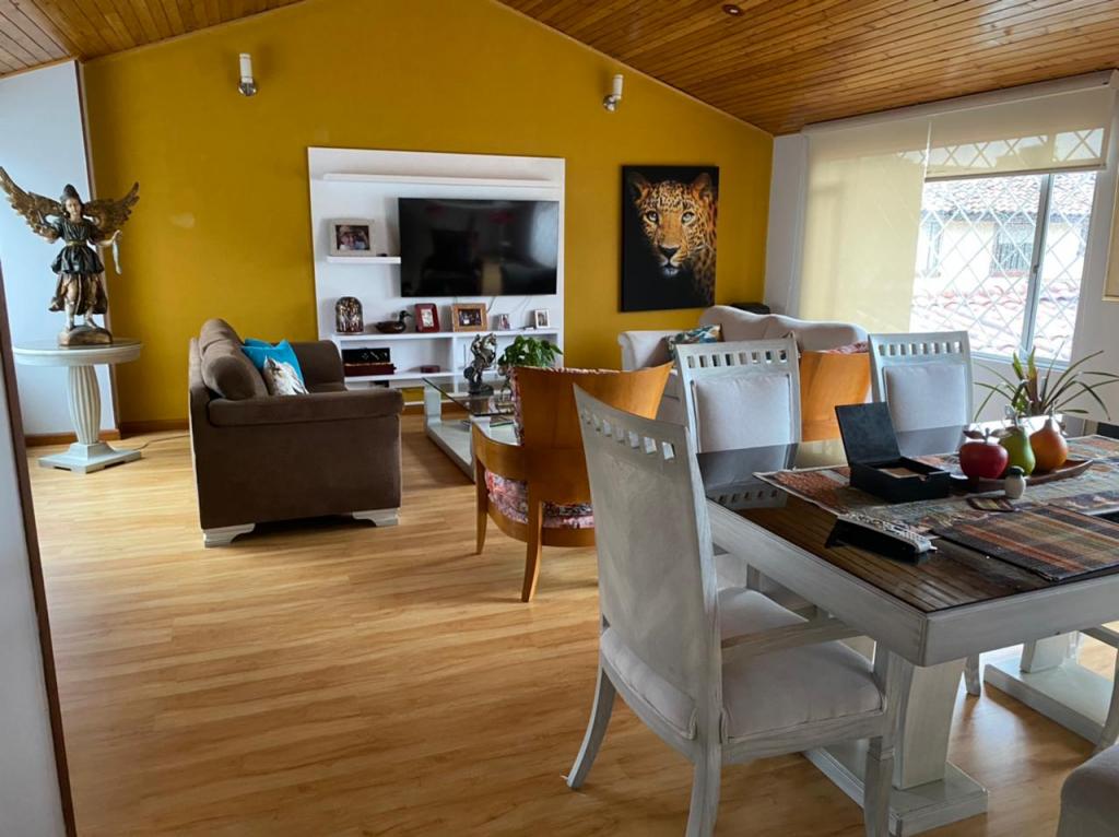Casa en venta en Alhambra, Bogotá · foto 5 de 19
