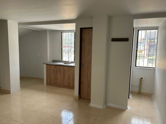 Local en arriendo en Bolivariana, Medellín, 58 m² · foto 3 de 11