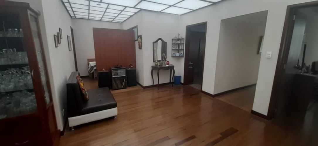 Casa de 5 alcobas en venta en Campin, Bogotá, 295 m² · foto 9 de 24