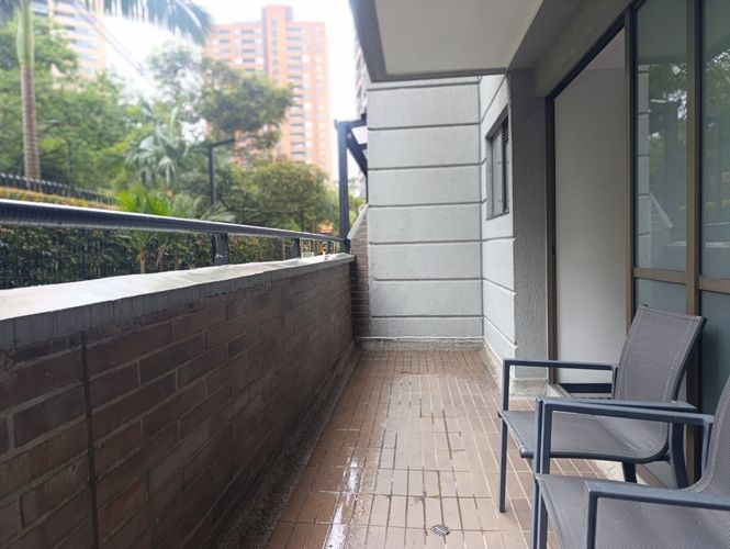 Apartamento de 1 alcoba en venta en El Poblado, Medellín, 65 m² · foto 2 de 20