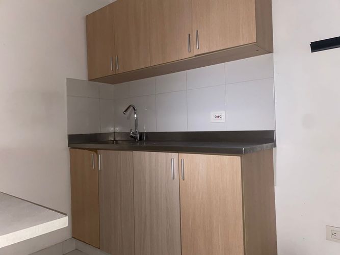 Local en arriendo en La Aguacatala, Medellín, 500 m² · foto 2 de 6