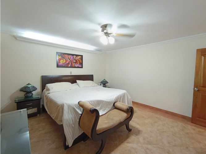 Apartamento de 4 alcobas en venta en Florida Nueva, Medellín, 292 m² · foto 14 de 18