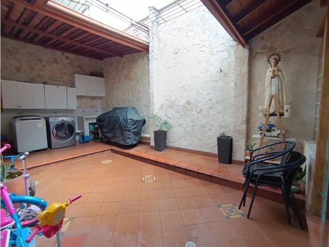 Apartamento de 4 alcobas en venta en Florida Nueva, Medellín, 292 m² · foto 17 de 18