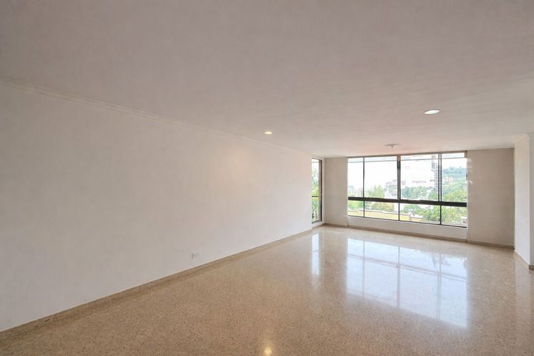 Apartamento de 3 alcobas en arriendo en La Florida, Medellín, 136 m² · foto 3 de 19