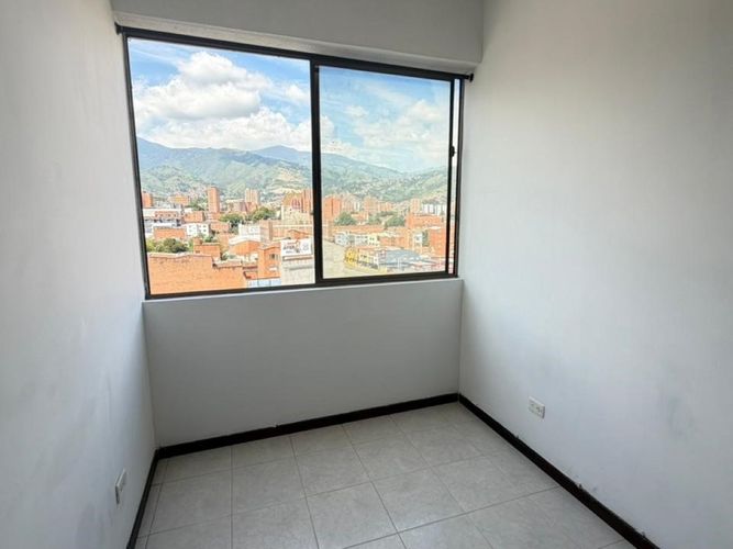 Apartamento de 3 alcobas en venta en Laureles, Medellín, 58 m² · foto 16 de 18