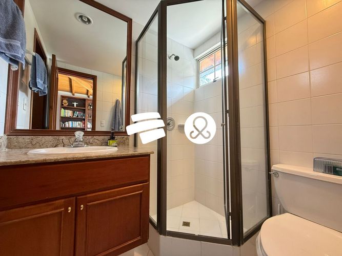 Casa de 4 alcobas en venta en El Poblado, Envigado, 303 m² · foto 17 de 24