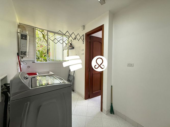 Casa de 4 alcobas en venta en El Poblado, Envigado, 303 m² · foto 24 de 24