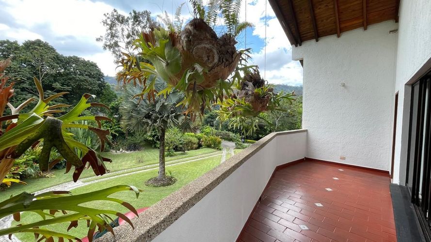 Casa de 5 alcobas en venta en Menzuly, Piedecuesta, 600 m² · foto 9 de 24