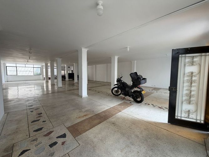 Local en arriendo en Prados Del Norte, Cali, 250 m² · foto 6 de 12