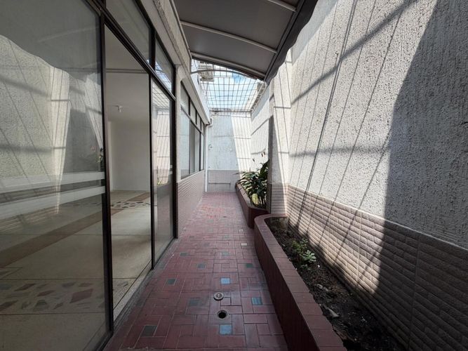 Local en arriendo en Prados Del Norte, Cali, 250 m² · foto 11 de 12