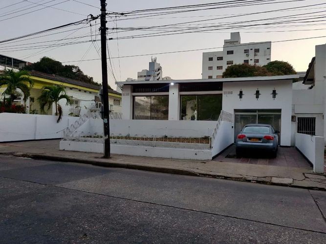 Casa de 15 alcobas en venta en Manga, Cartagena, 425 m² · foto 3 de 9