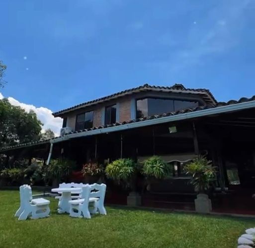Casa de 4 alcobas en venta en La Reforma, Yumbo, 220 m² · foto 2 de 13