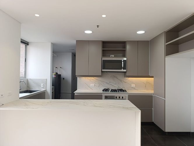 Apartamento de 4 alcobas en venta en El Poblado, Medellín, 200 m² · foto 5 de 19