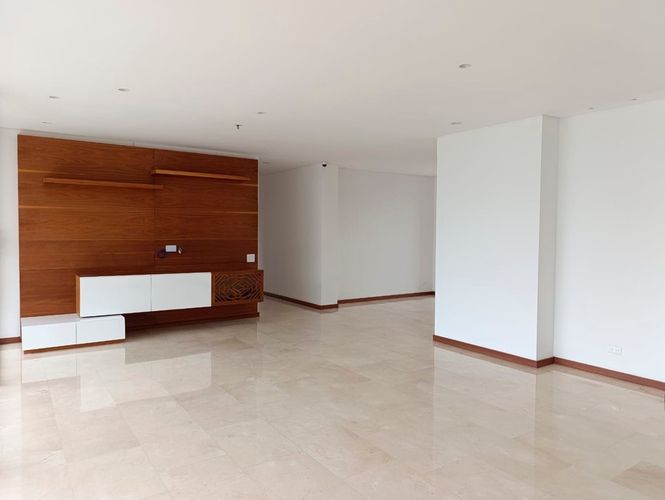 Apartamento de 4 alcobas en venta en El Poblado, Medellín, 200 m² · foto 7 de 19