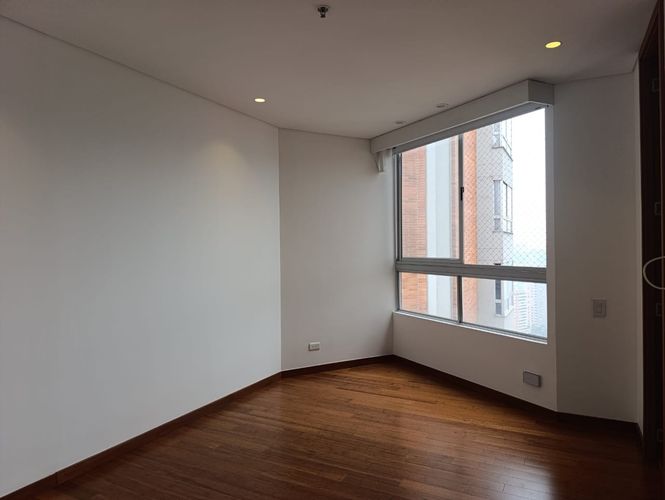 Apartamento de 4 alcobas en venta en El Poblado, Medellín, 200 m² · foto 15 de 19